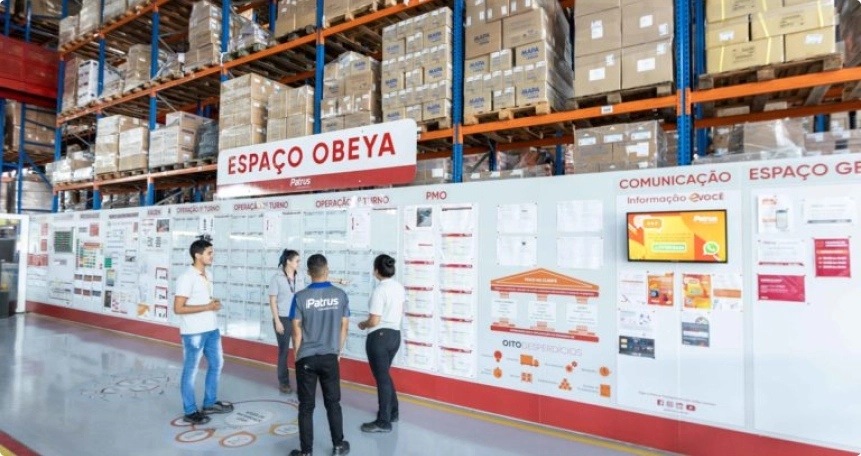 Espaço Obeya da Patrus na Matriz em Contagem, MG, usado para rituais e reuniões de gemba