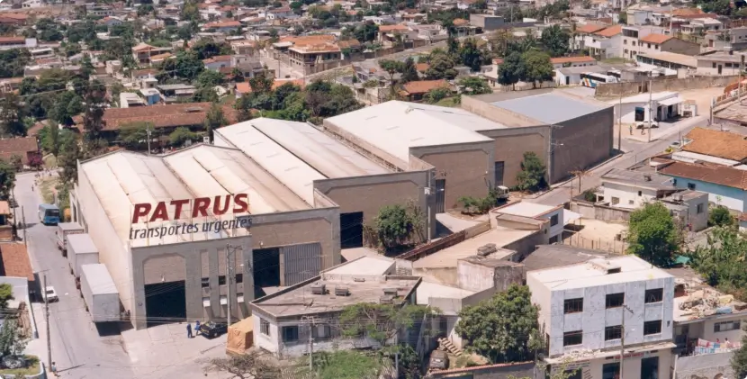 Vista aérea da primeira sede da Patrus Transportes no bairro Cachoeirinha, em Belo Horizonte