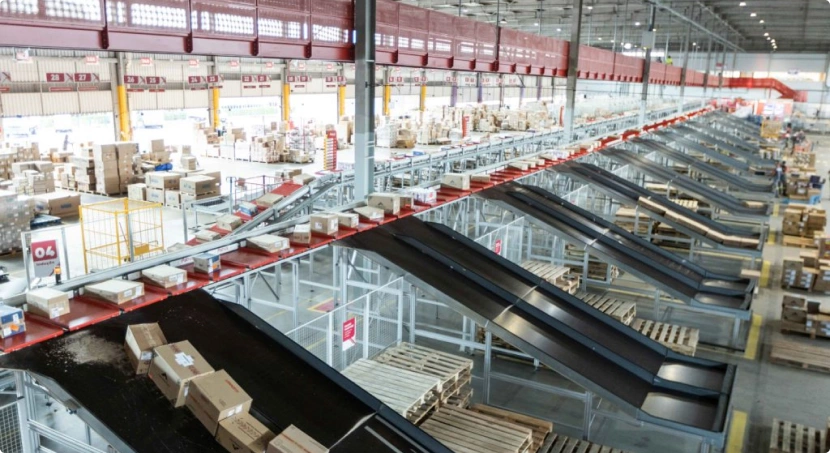 Sorter automatizado de classificação de volumes na Matriz da Patrus em Contagem, MG
